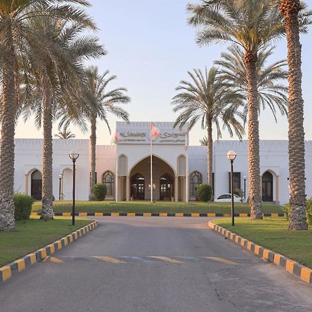 Capital O133 Al Sawadi Beach Resort & Spa Barka Eksteriør billede