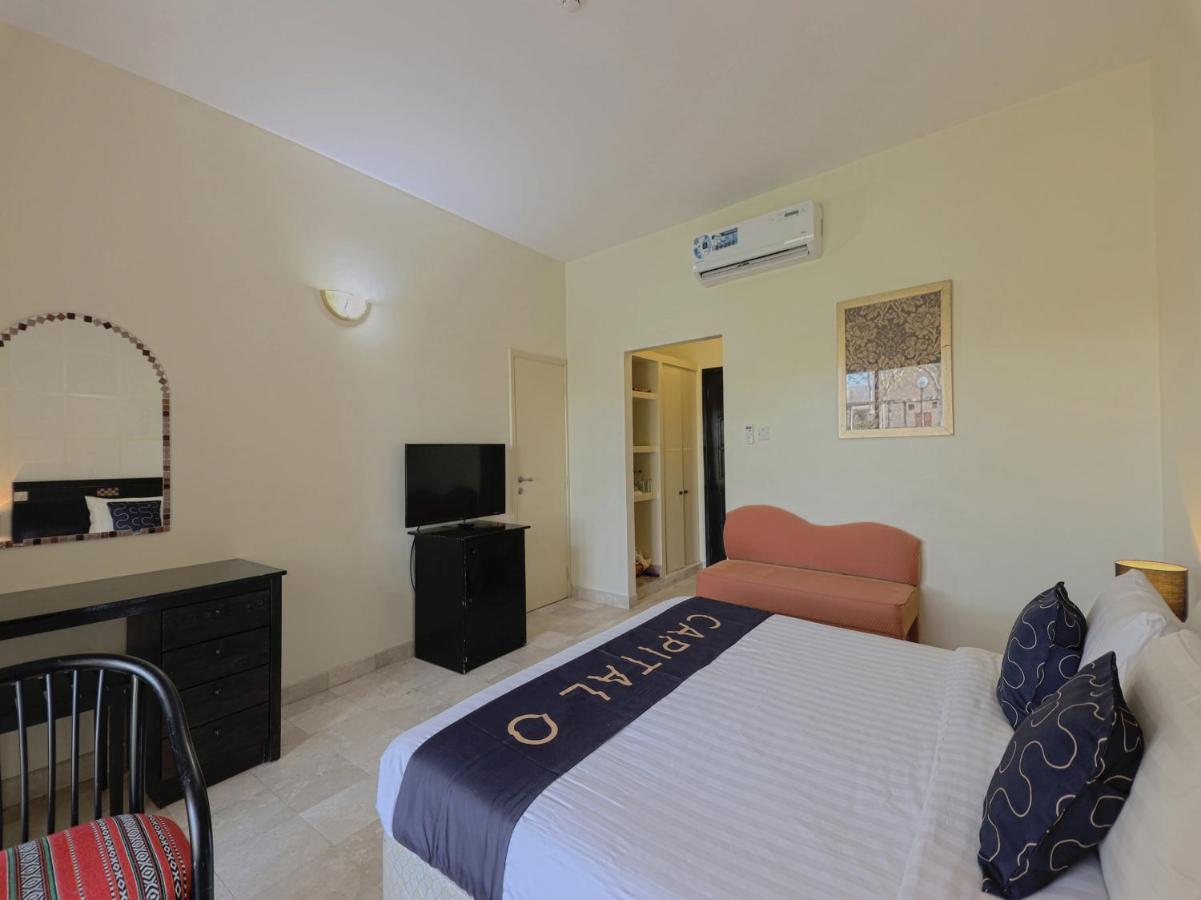 Capital O133 Al Sawadi Beach Resort & Spa Barka Eksteriør billede