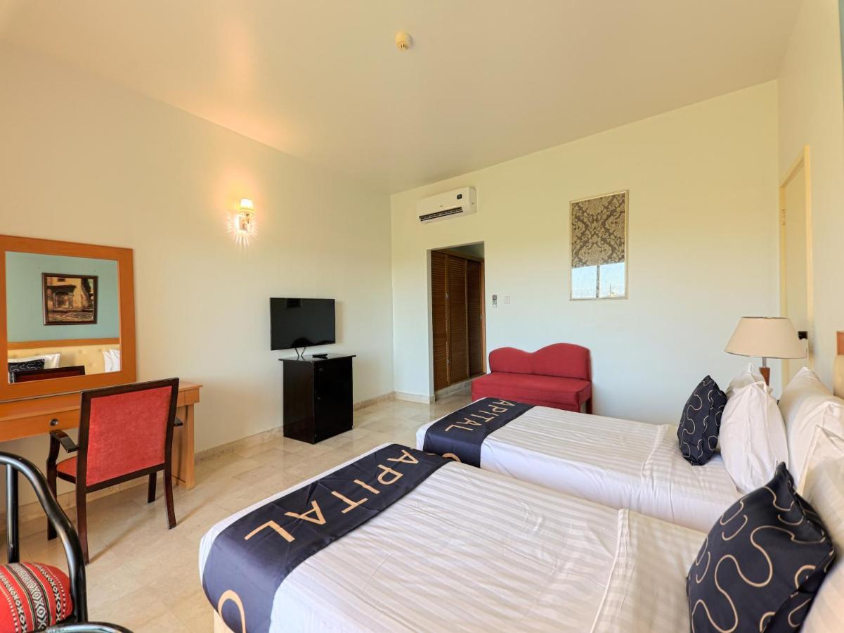 Capital O133 Al Sawadi Beach Resort & Spa Barka Eksteriør billede