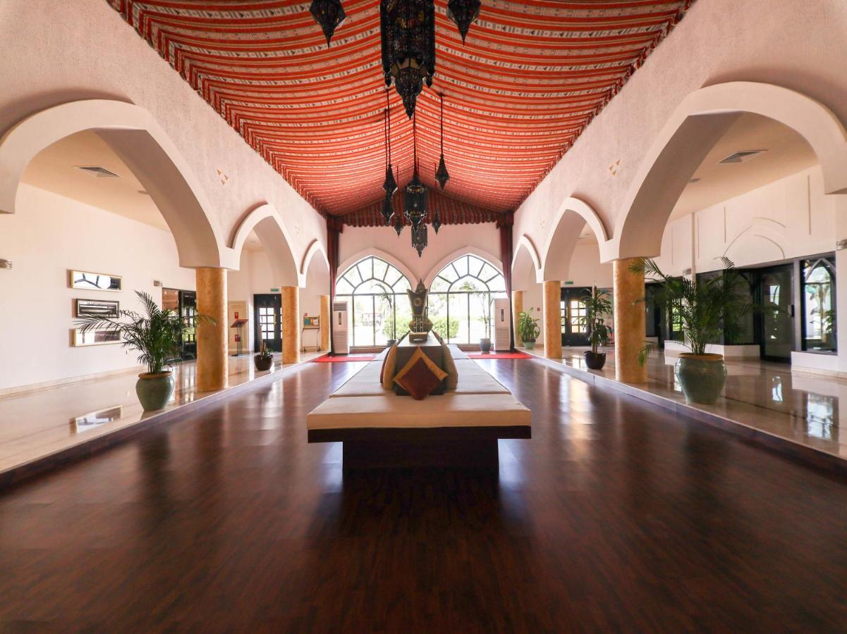 Capital O133 Al Sawadi Beach Resort & Spa Barka Eksteriør billede