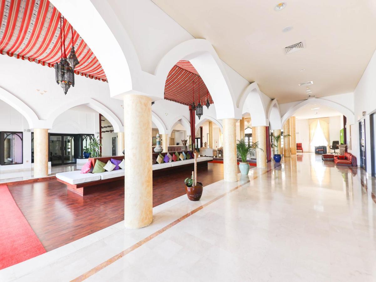 Capital O133 Al Sawadi Beach Resort & Spa Barka Eksteriør billede