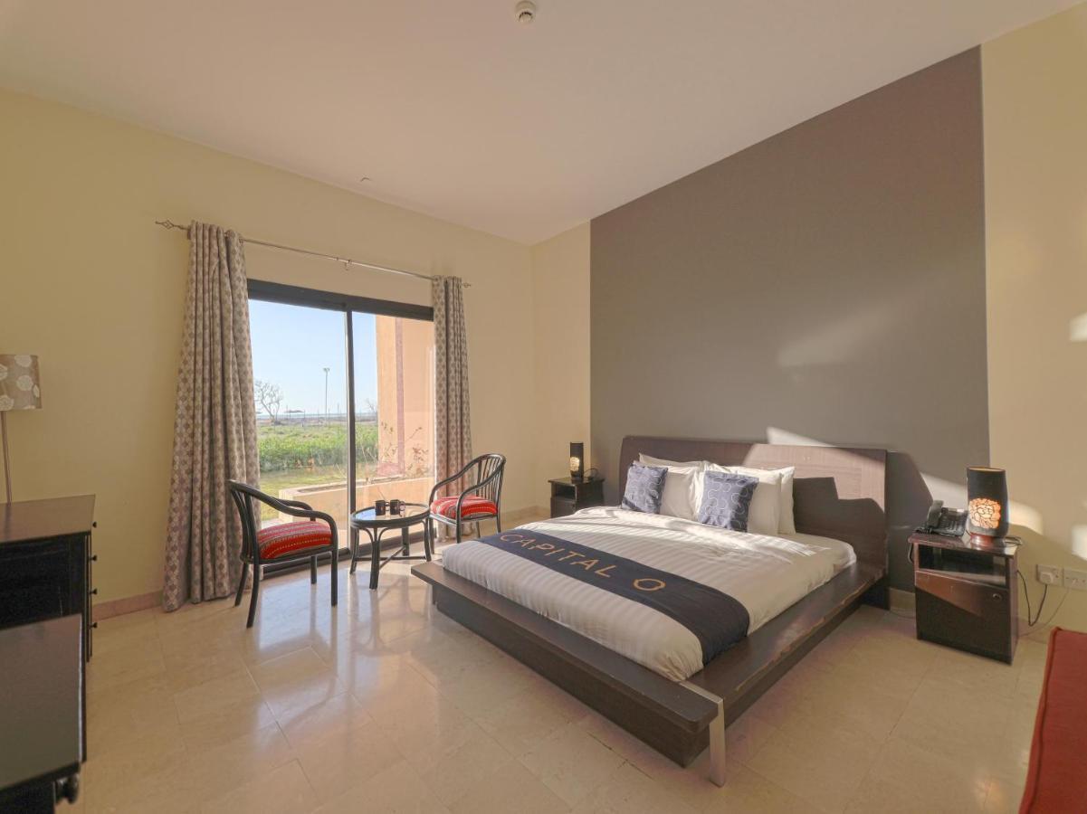 Capital O133 Al Sawadi Beach Resort & Spa Barka Eksteriør billede