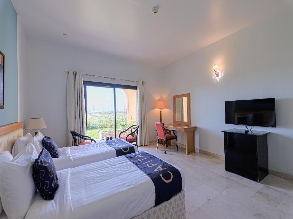 Capital O133 Al Sawadi Beach Resort & Spa Barka Eksteriør billede