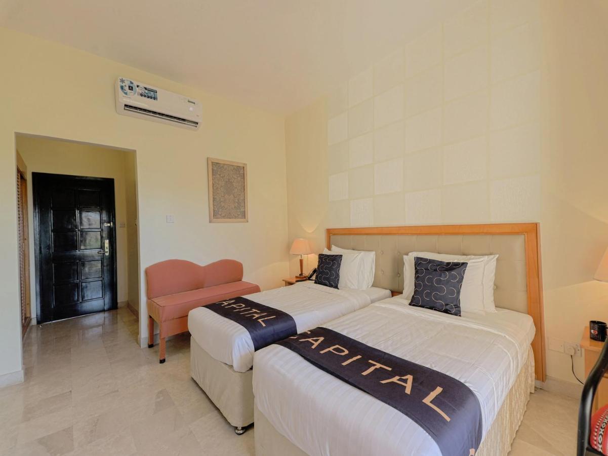 Capital O133 Al Sawadi Beach Resort & Spa Barka Eksteriør billede